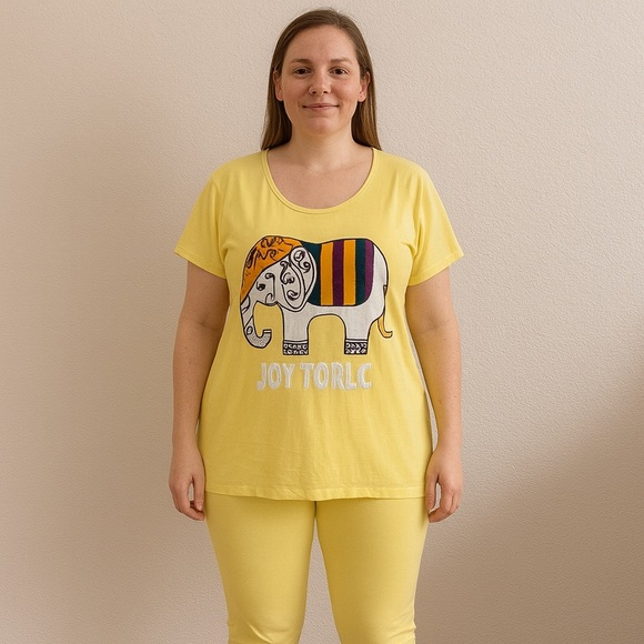 Matching Oversized Embroidered Elephant Shirt & Capris Leggings Yellow Large - Picture 1 of 15